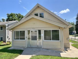 5711 SW 2nd Street, Des Moines, IA 50315