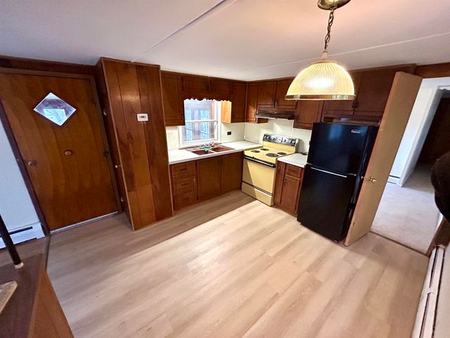 3 Hoover Circle, Loudon, NH 03301