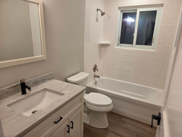 1390 Glen Hill Drive, Glendale Heights, IL 60139