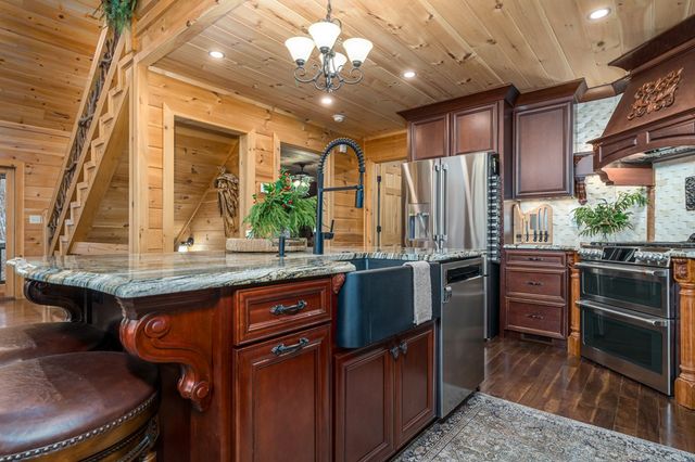 339 Birdseye View, Blue Ridge, GA 30513