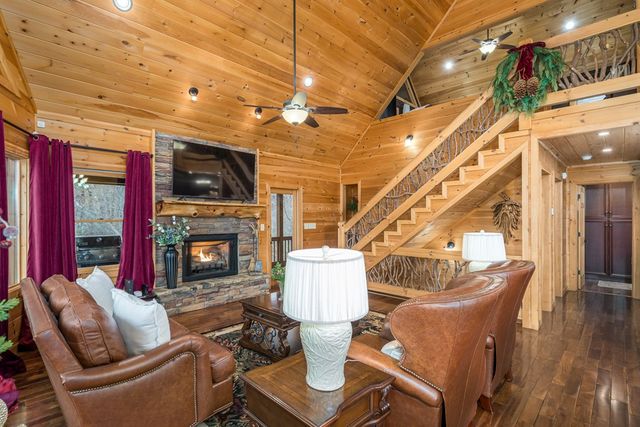 339 Birdseye View, Blue Ridge, GA 30513