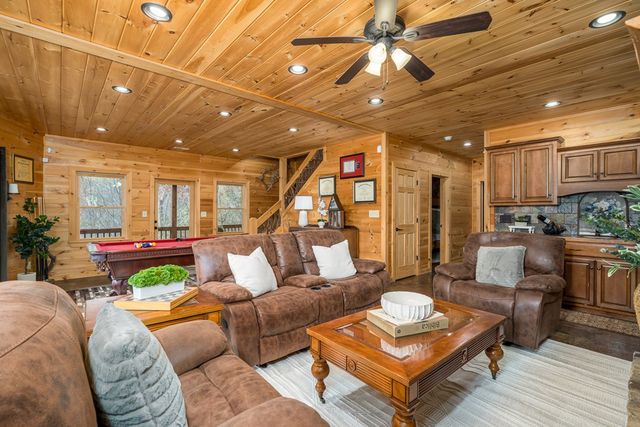 339 Birdseye View, Blue Ridge, GA 30513