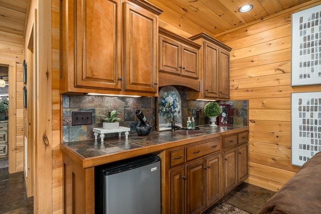 339 Birdseye View, Blue Ridge, GA 30513