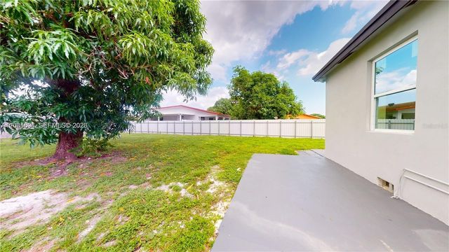 511 SE 2ND STREET, Hialeah, FL 33010