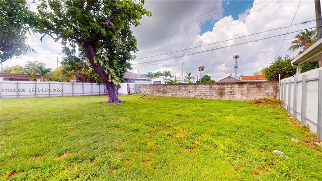 511 SE 2ND STREET, Hialeah, FL 33010