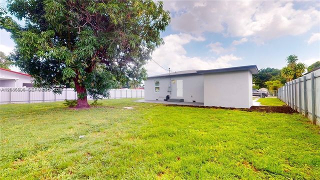 511 SE 2ND STREET, Hialeah, FL 33010
