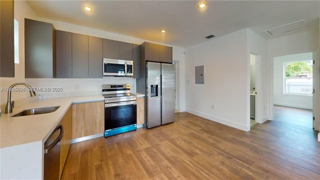 511 SE 2ND STREET, Hialeah, FL 33010