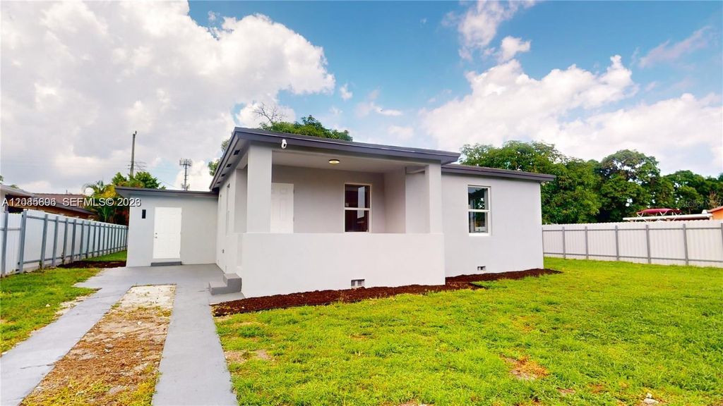 511 SE 2ND STREET, Hialeah, FL 33010