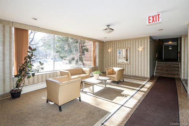 224-24 Union Turnpike 4H, Oakland Gardens, NY 11364