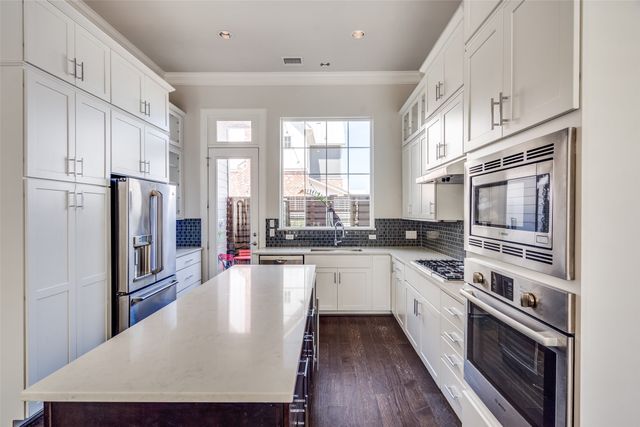 1729 G Avenue, Plano, TX 75074