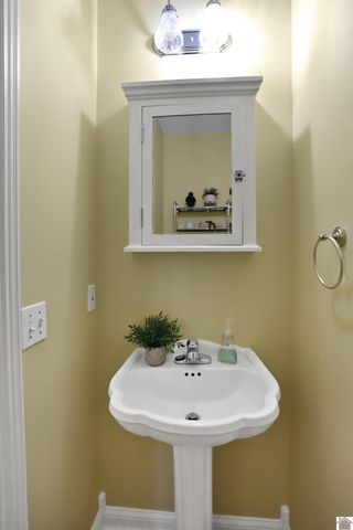 93 North Dr, Almo, KY 42020