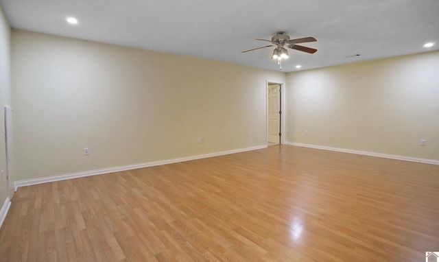 93 North Dr, Almo, KY 42020