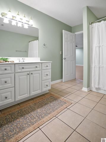 93 North Dr, Almo, KY 42020