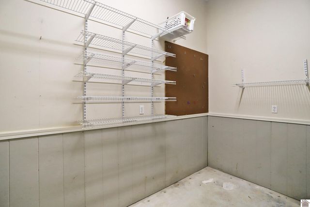 93 North Dr, Almo, KY 42020