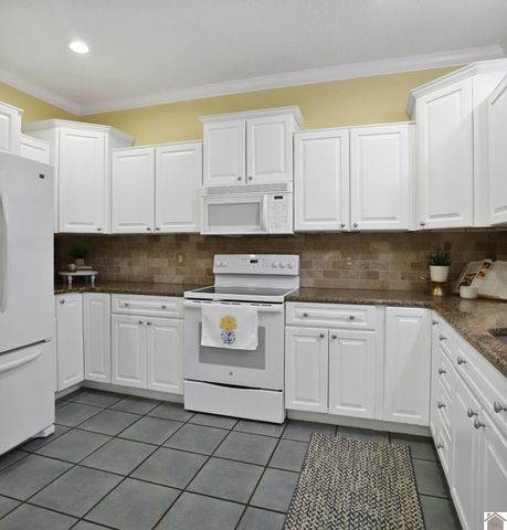 93 North Dr, Almo, KY 42020