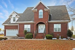 93 North Dr, Almo, KY 42020