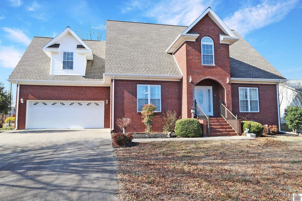 93 North Dr, Almo, KY 42020