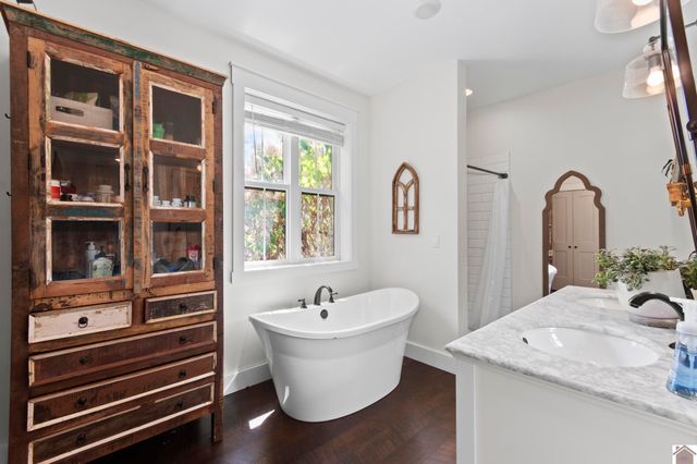 2939 Thurmond Road, Murray, KY 42071