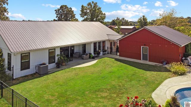 2939 Thurmond Road, Murray, KY 42071
