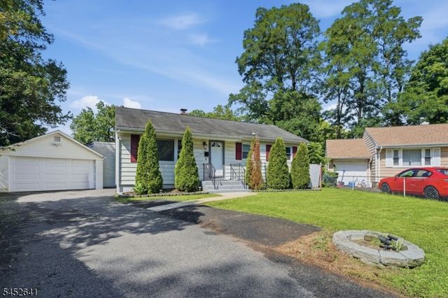 77 Deborah Ct, Plainfield City, NJ 07062