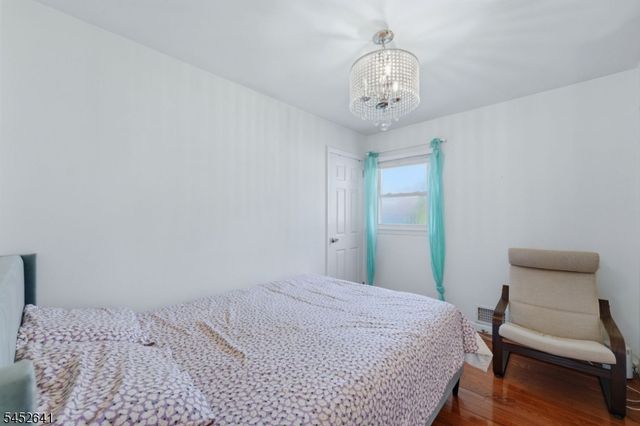 77 Deborah Ct, Plainfield City, NJ 07062