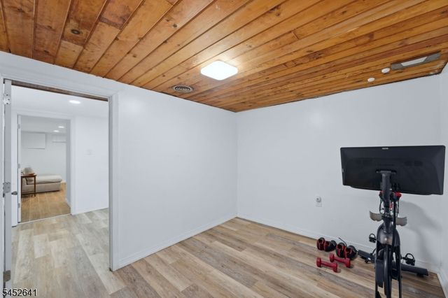 77 Deborah Ct, Plainfield City, NJ 07062