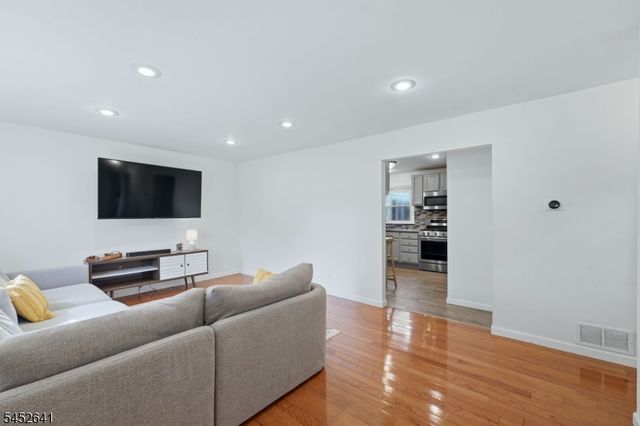 77 Deborah Ct, Plainfield City, NJ 07062