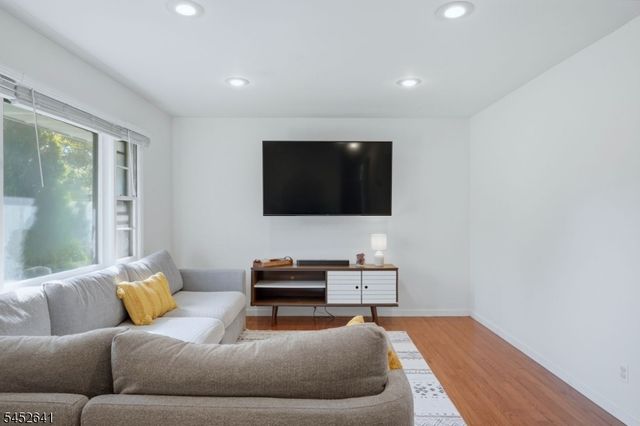 77 Deborah Ct, Plainfield City, NJ 07062