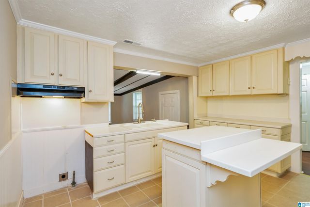 80 BARNETT STREET, Sylacauga, AL 35149
