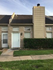 3004 Creek View Drive, Missouri City, TX 77459