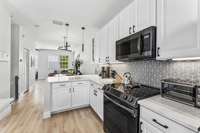 295 NE 5th Avenue 22, Delray Beach, FL 33483