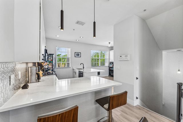 295 NE 5th Avenue 22, Delray Beach, FL 33483
