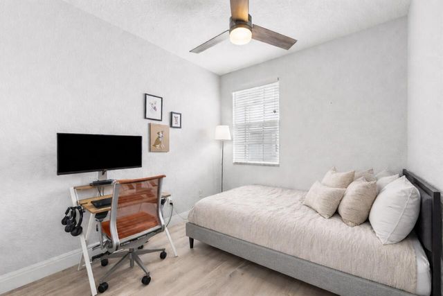 295 NE 5th Avenue 22, Delray Beach, FL 33483