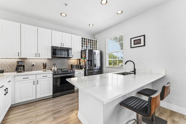 295 NE 5th Avenue 22, Delray Beach, FL 33483