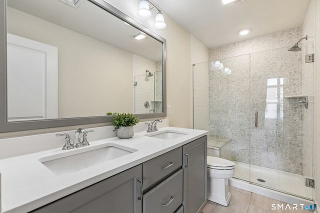 21 Brentwood Circle, Danbury, CT 06810