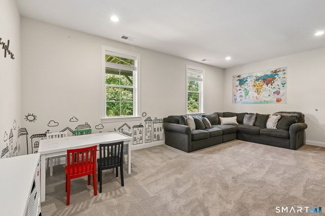 21 Brentwood Circle, Danbury, CT 06810