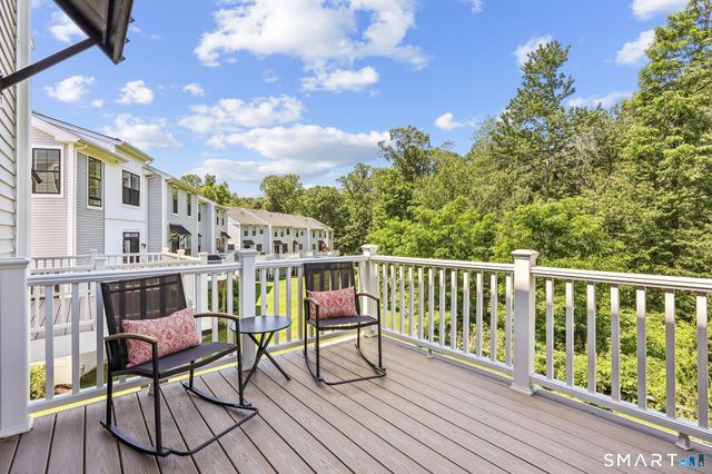 21 Brentwood Circle, Danbury, CT 06810
