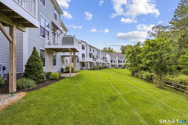21 Brentwood Circle, Danbury, CT 06810