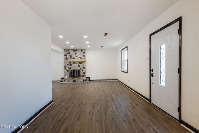 2004 Plumb Ridge Rd Rd, Knoxville, TN 37932
