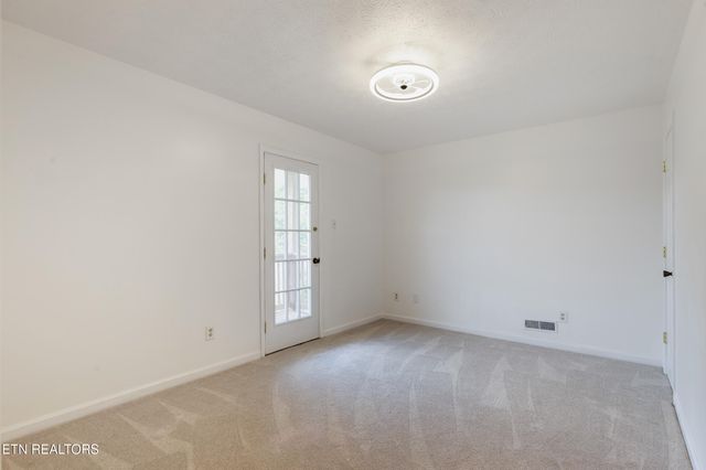 2004 Plumb Ridge Rd Rd, Knoxville, TN 37932
