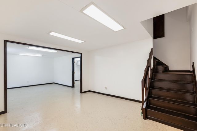 2004 Plumb Ridge Rd Rd, Knoxville, TN 37932