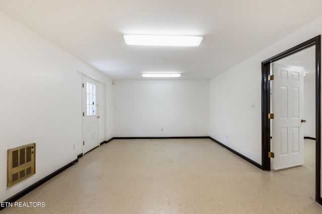 2004 Plumb Ridge Rd Rd, Knoxville, TN 37932