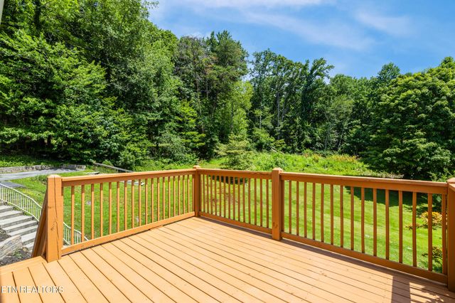 2004 Plumb Ridge Rd Rd, Knoxville, TN 37932
