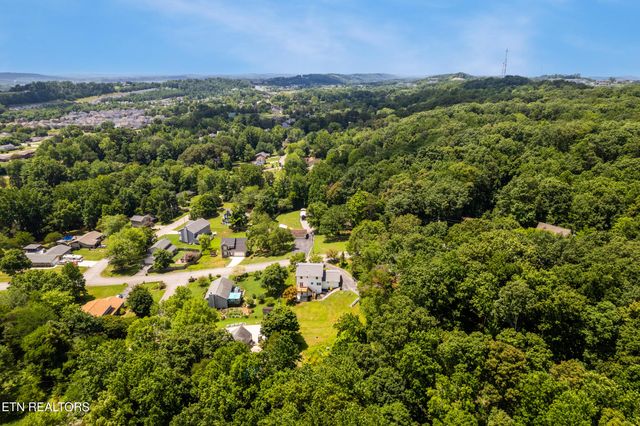 2004 Plumb Ridge Rd Rd, Knoxville, TN 37932
