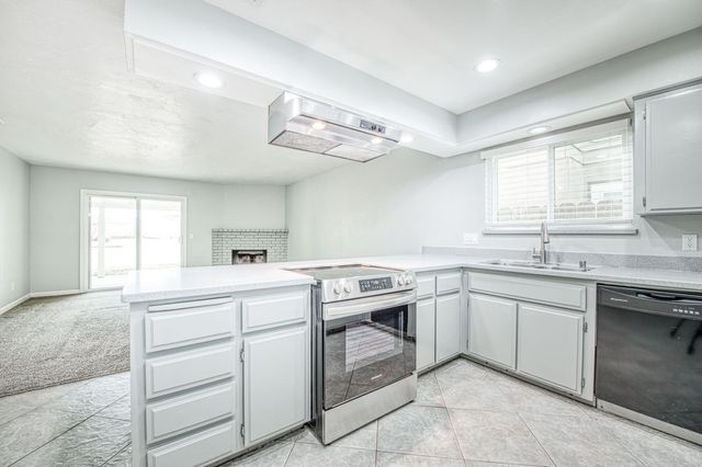 8228 N Calaveras Street, Fresno, CA 93711