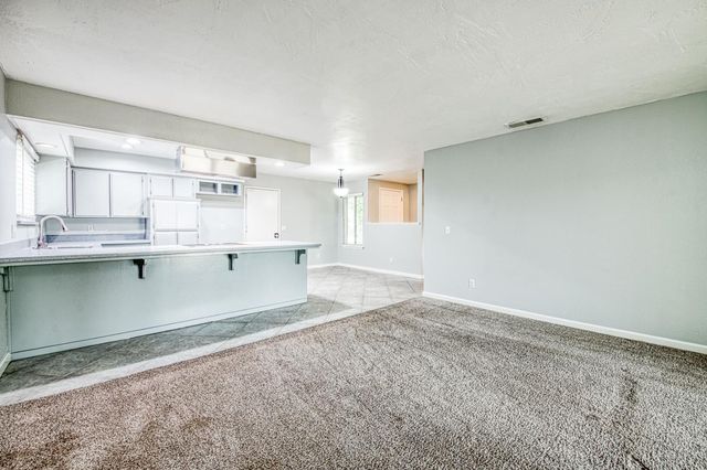 8228 N Calaveras Street, Fresno, CA 93711