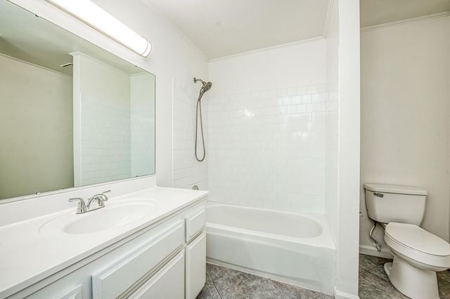 8228 N Calaveras Street, Fresno, CA 93711