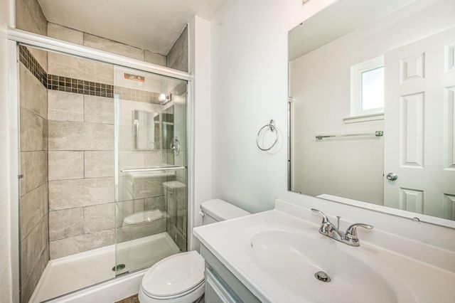 8228 N Calaveras Street, Fresno, CA 93711