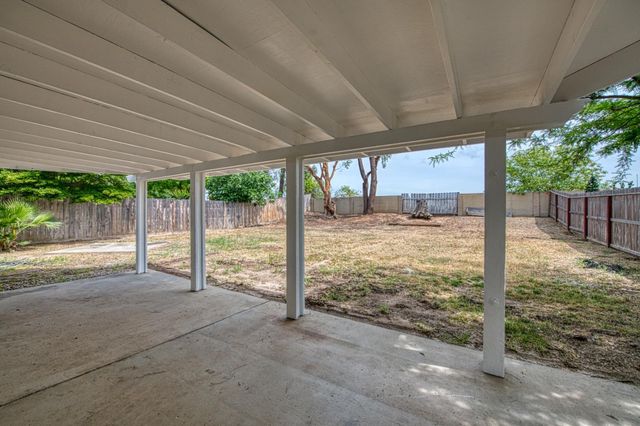 8228 N Calaveras Street, Fresno, CA 93711