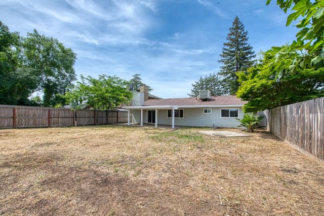 8228 N Calaveras Street, Fresno, CA 93711